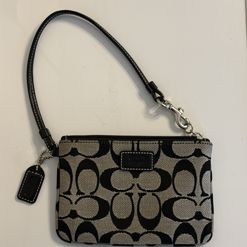 Coach Corner Zip Wristlet Small Signature “C” Fabric Wristlet